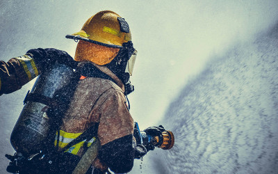 Tkaniny trudnopalne — kiedy są wymagane i jakie normy muszą spełniać? jeszcze raz