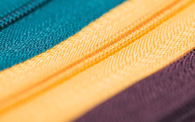 Odporność, gramatura, wykończenie – co naprawdę decyduje o jakości tkaniny?