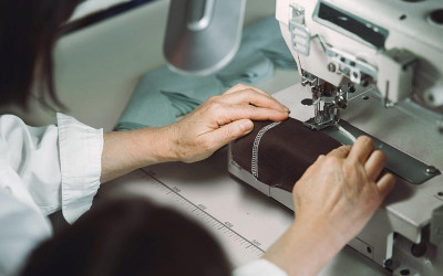 Jak rosnące wymagania klientów wpływają na rozwój asortymentu tkanin?