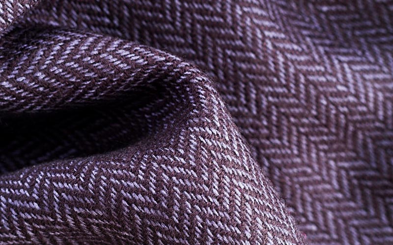 Kolory, funkcjonalność, trwałość – co dziś decyduje o wyborze tkanin